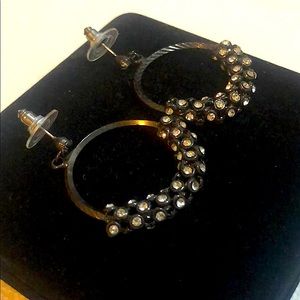 Black earrings with crystal stones
